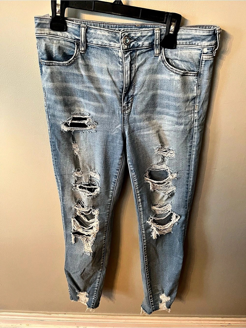 American Eagle Super Stretch x high rise Jegging -Distressed 14R
